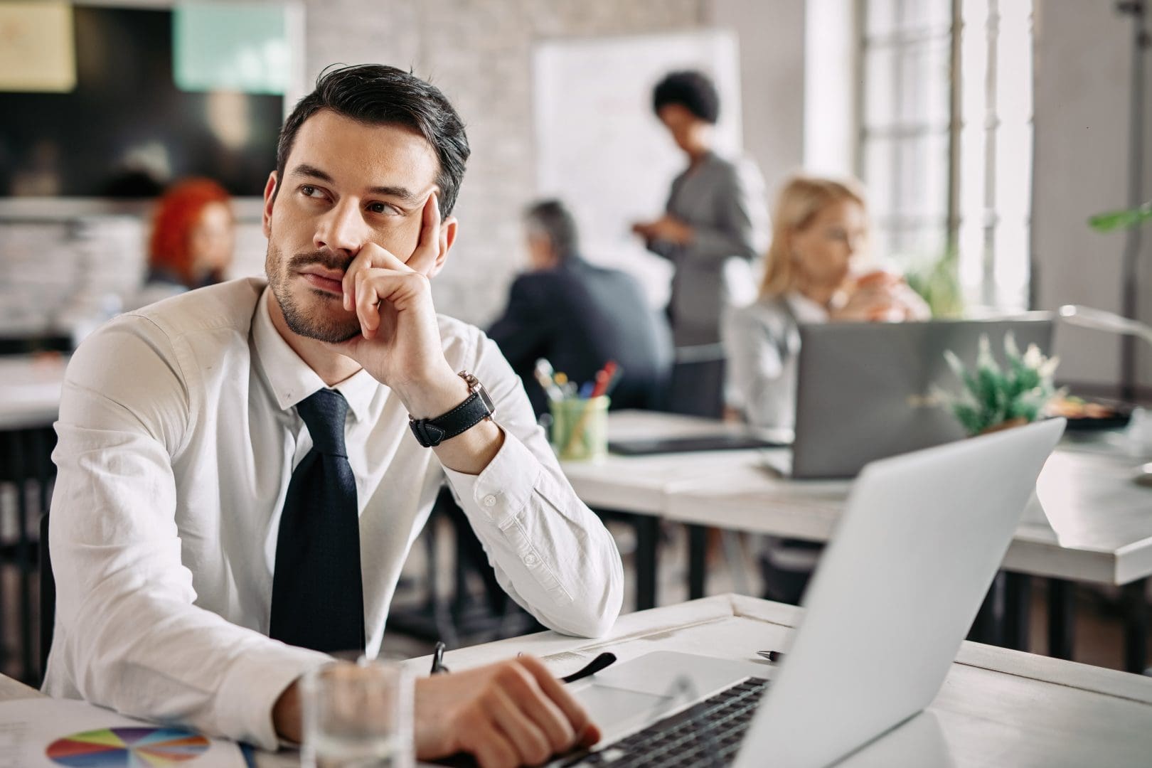 Descubra como evitar cobranças indevidas e proteger seu negócio. Um guia essencial para empresários lidarem com questões de cobrança.